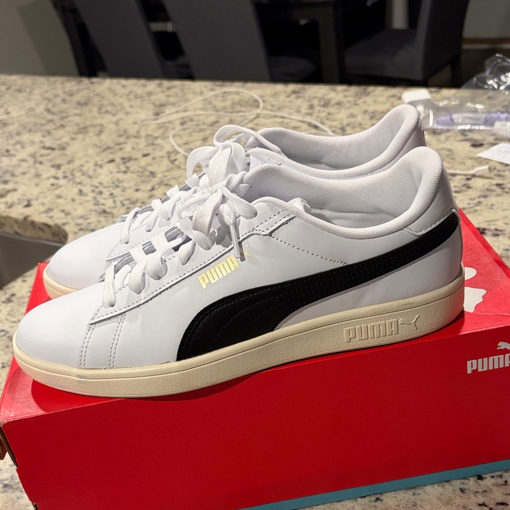 Puma White Sneakers with Black Formstrip and Gold Logo